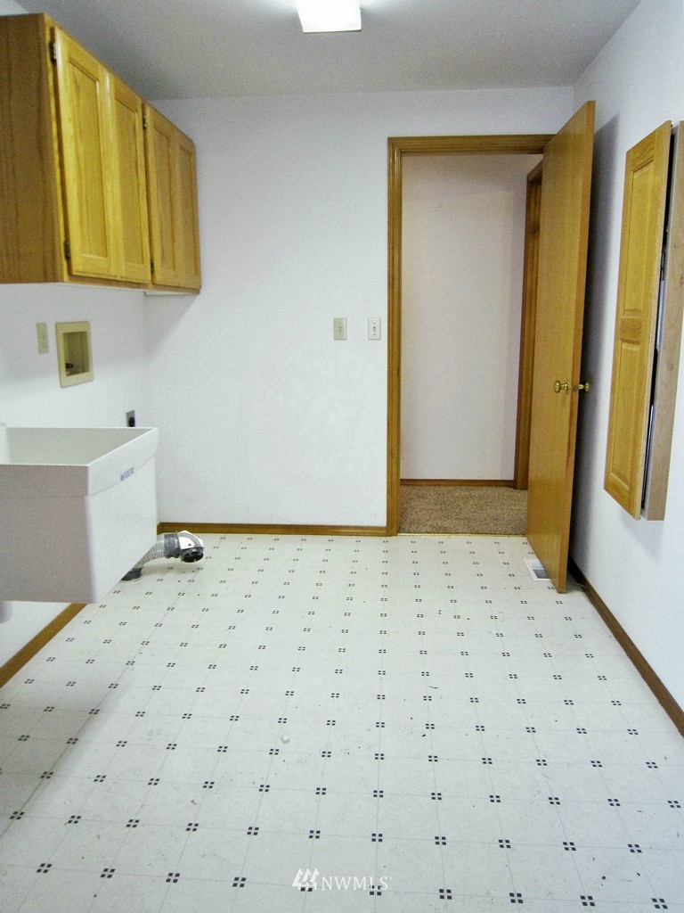 5144 Kinney Road Southwest Olympia, WA 98512 - Photo 20 of 25 Gallery Image 20