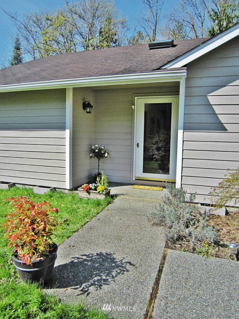5144 Kinney Road Southwest Olympia, WA 98512 - Photo 3 of 25 Gallery Image 3