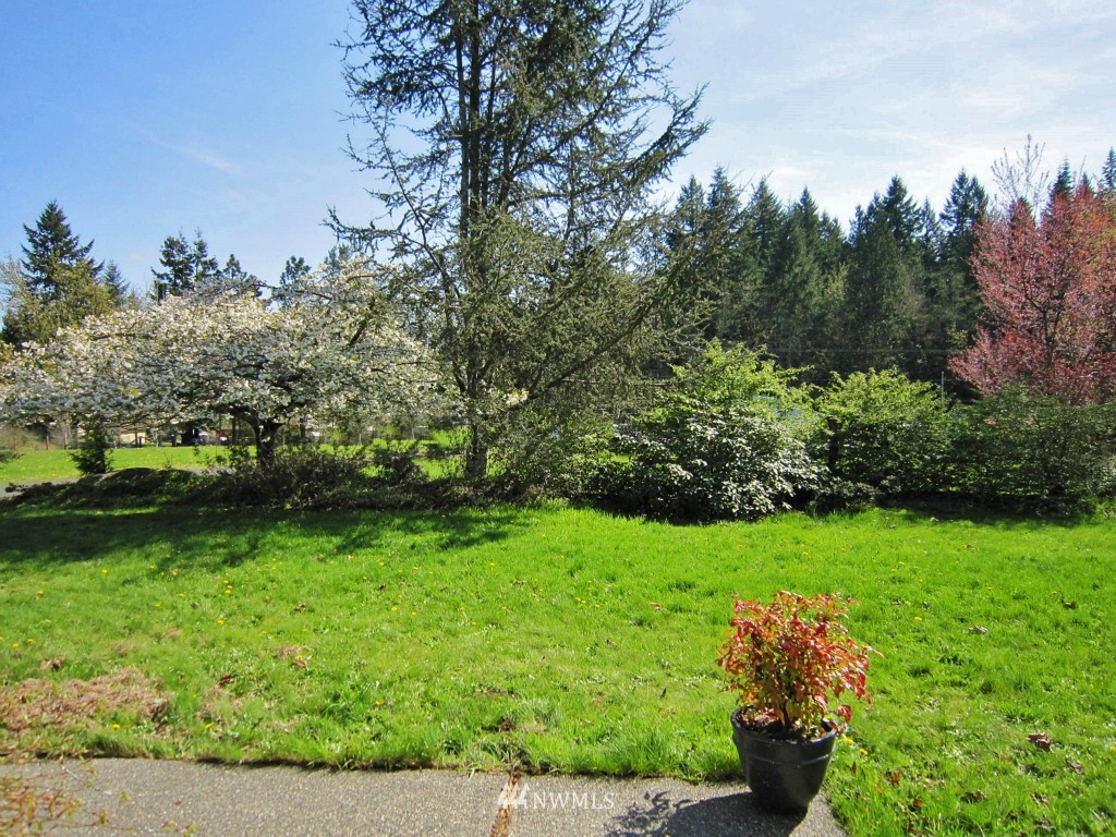 5144 Kinney Road Southwest Olympia, WA 98512 - Photo 4 of 25 Gallery Image 4