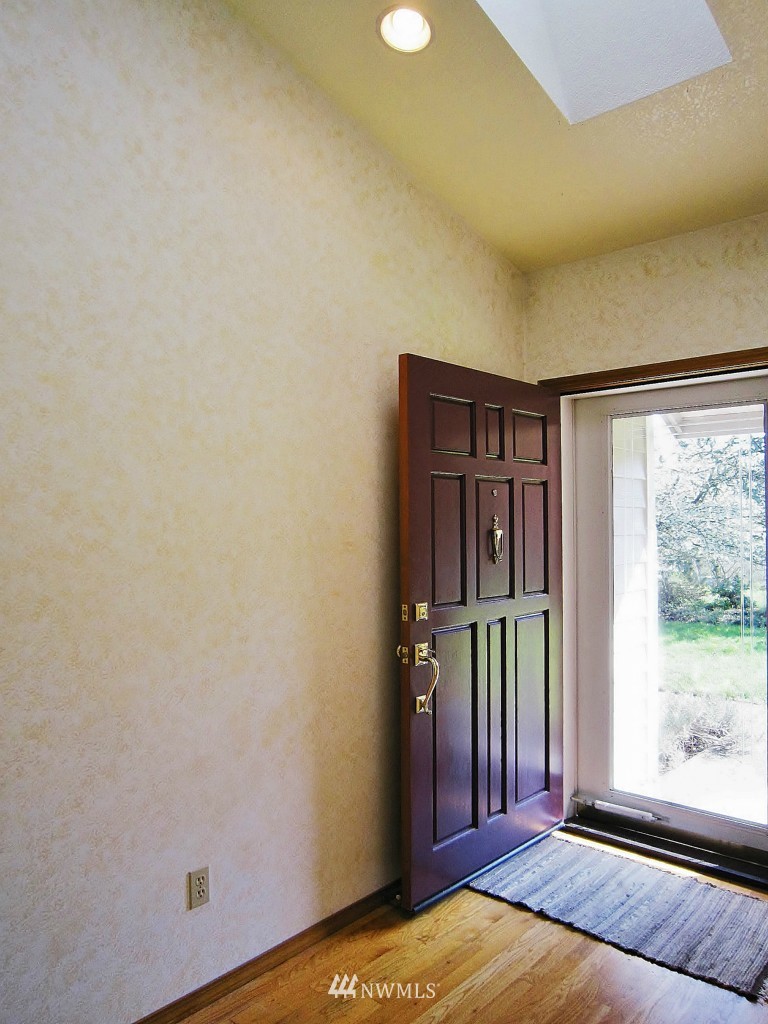 5144 Kinney Road Southwest Olympia, WA 98512 - Photo 5 of 25 Gallery Image 5