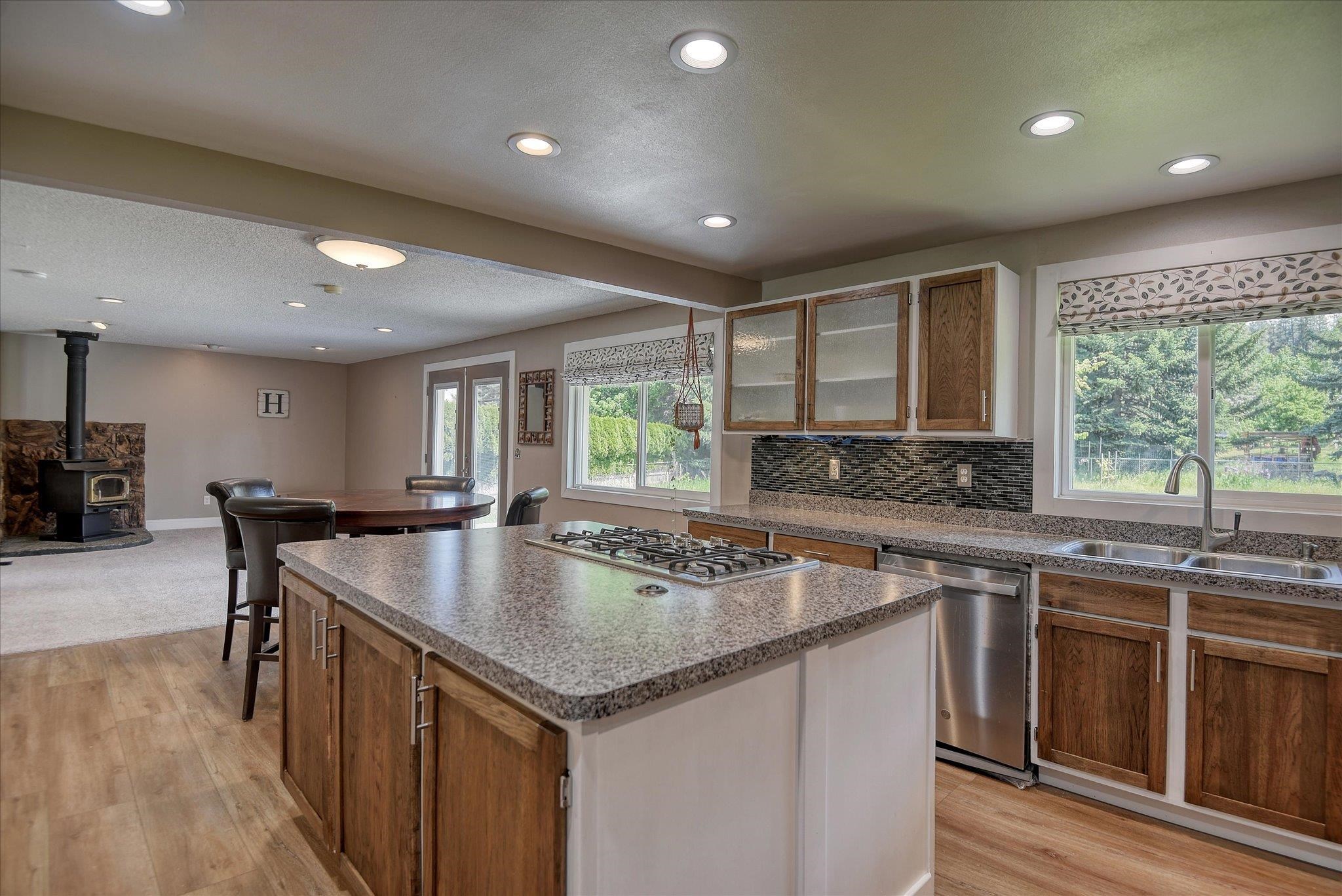 4411 South Mamer Road Spokane, WA 99206 - Photo 7 of 44