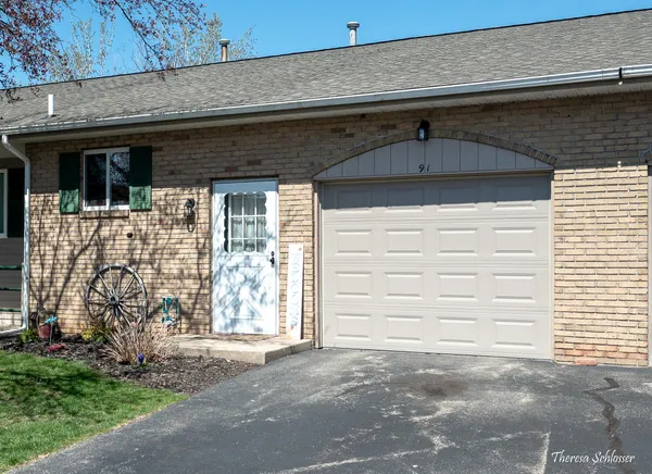 $265,000 | 91 Grand Village Court, Unit 34, Grandville, MI 49418