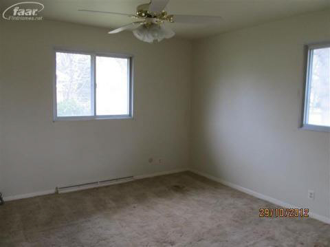 8229 North Clio Road Mount Morris, MI 48458 - Photo 6 of 10 20174314-5.JPG