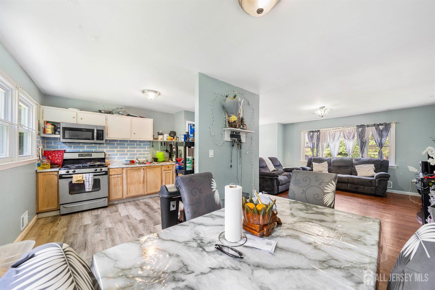 207 Phillips Road Somerset, NJ 08873 - Photo 7 of 20 Gallery Image 7