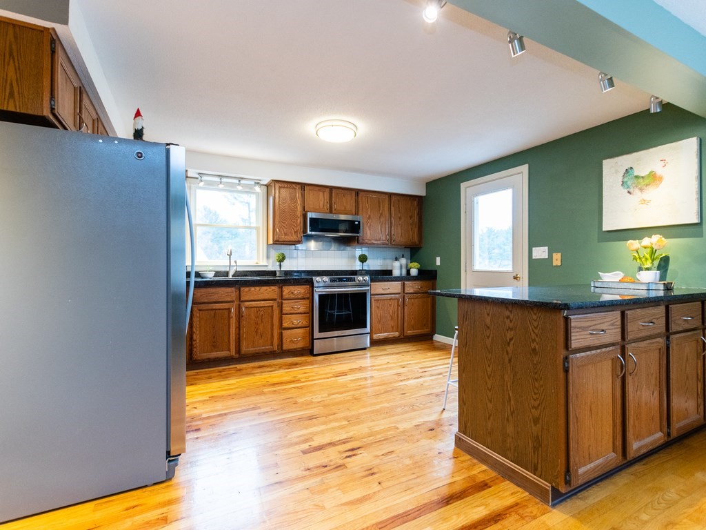 4 Heights Terrace Maynard, MA 01754 - Photo 13 of 41