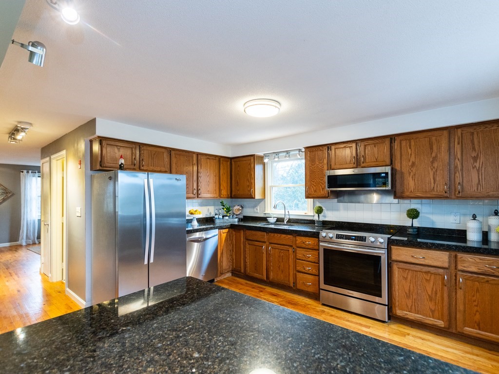 4 Heights Terrace Maynard, MA 01754 - Photo 14 of 41