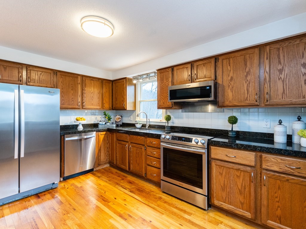 4 Heights Terrace Maynard, MA 01754 - Photo 15 of 41