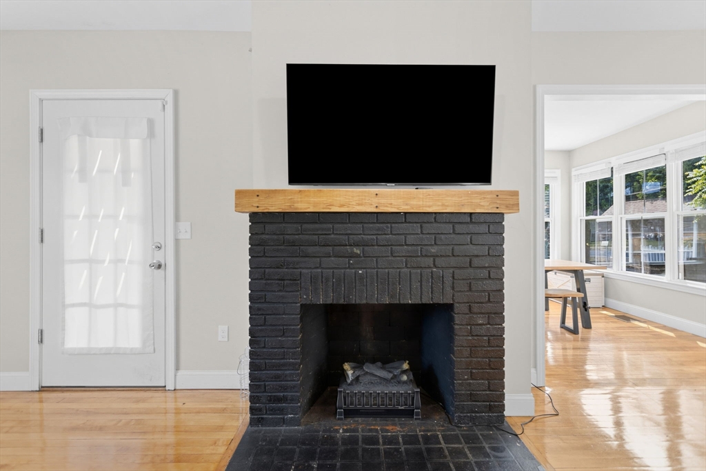 1159 River Road Agawam, MA 01001 - Photo 7 of 42