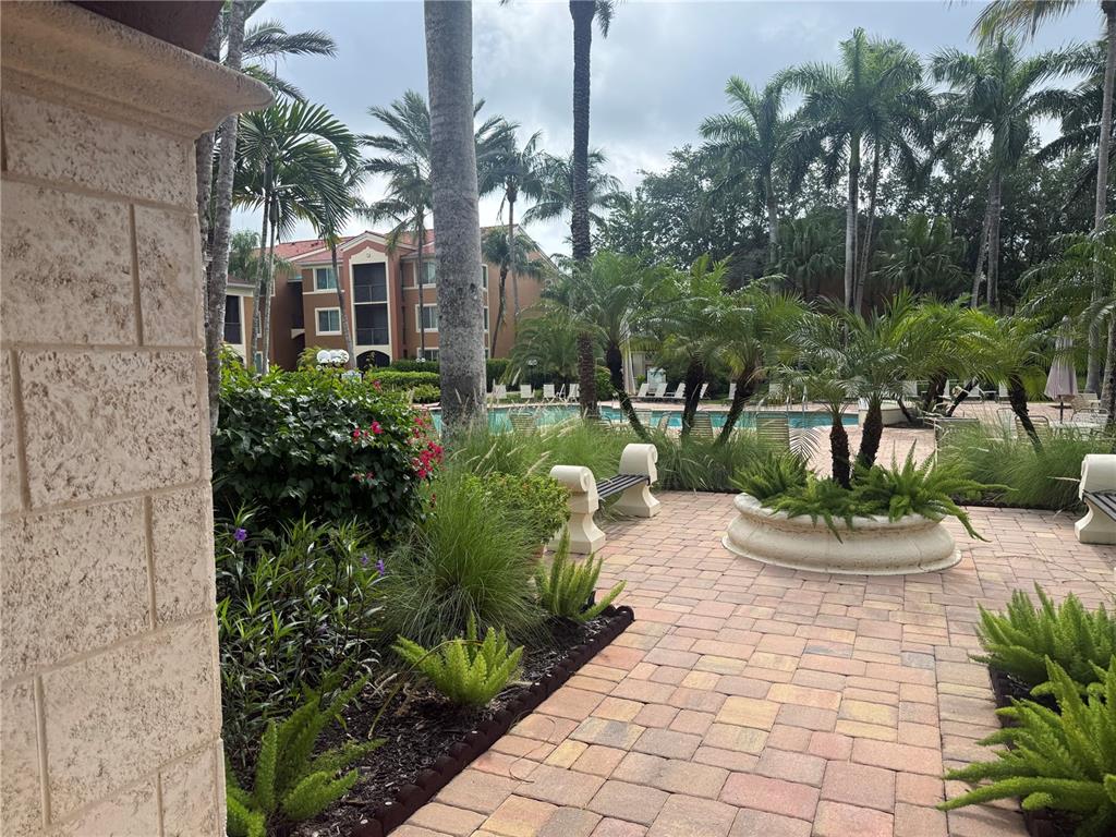 1180 Reserve Way, Unit 302 Naples, FL 34105 - Photo 30 of 35