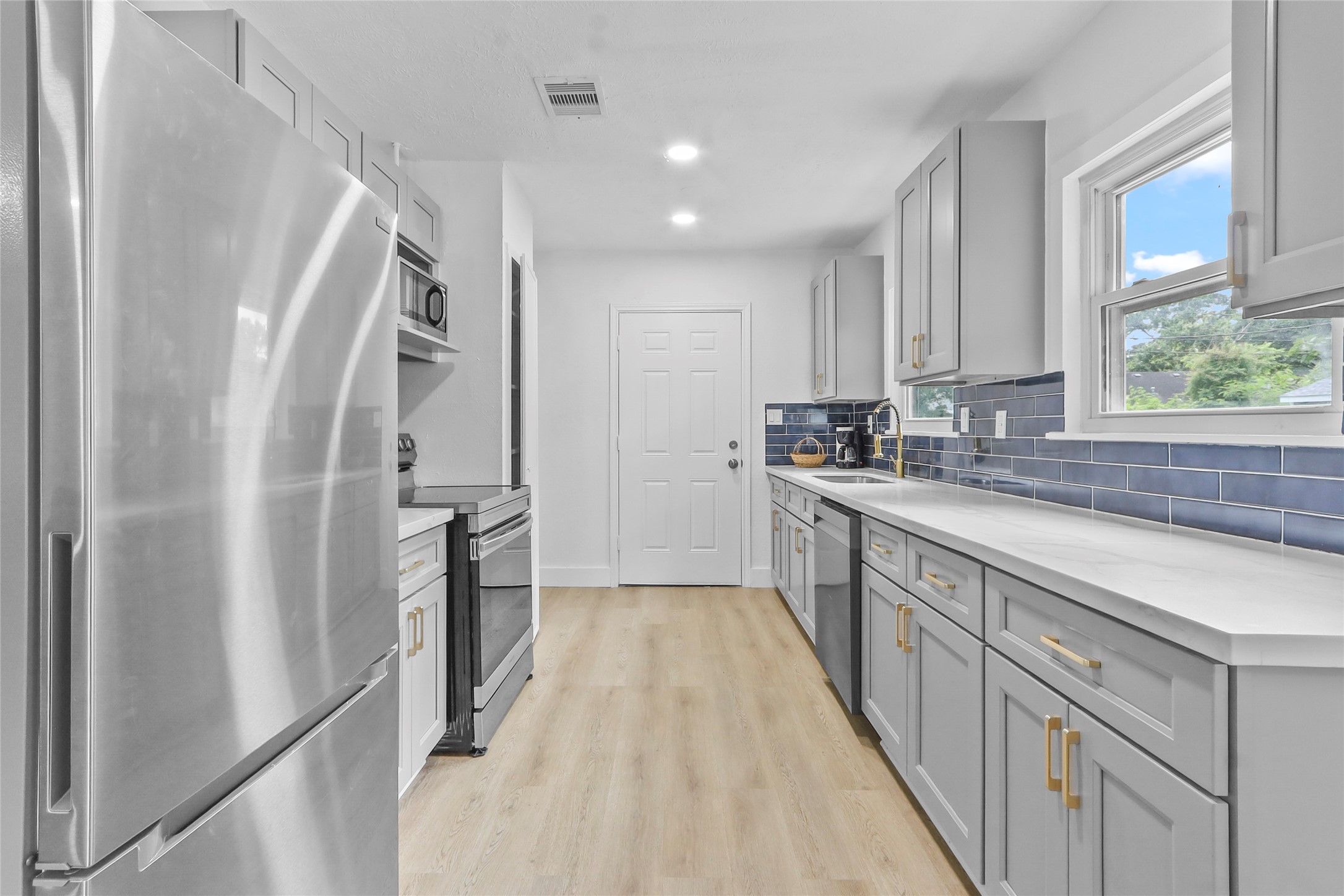 4516 Normandy Way Houston, TX 77021 - Photo 4 of 15
