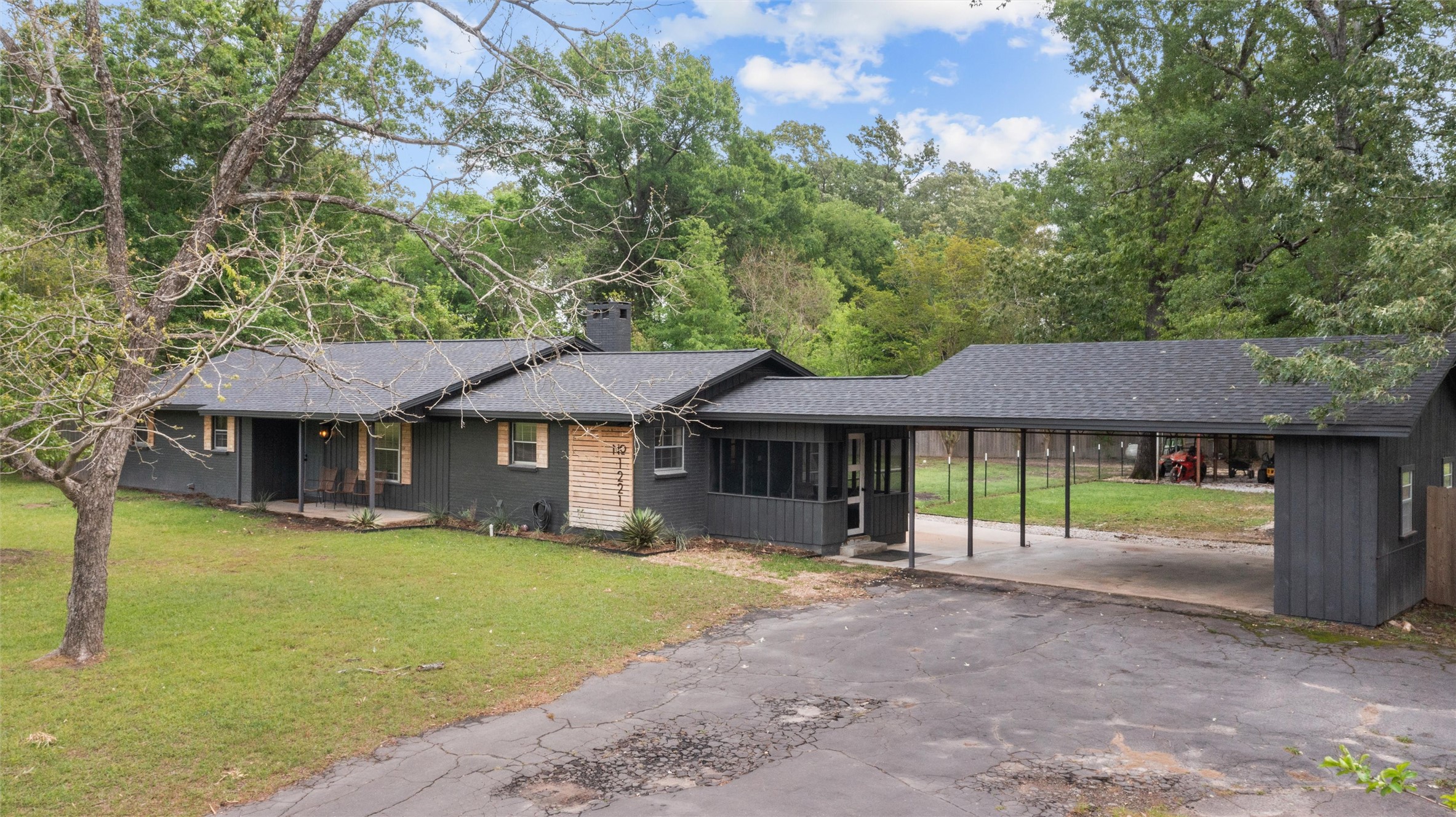 1221 Lone Star Road Lufkin, TX 75901 - Photo 2 of 43