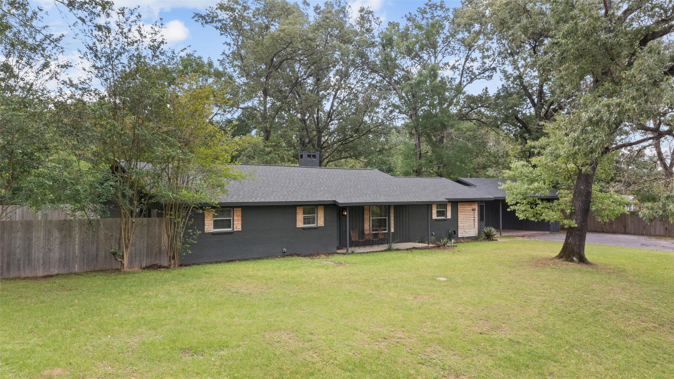 1221 Lone Star Road Lufkin, TX 75901 - Photo 3 of 43