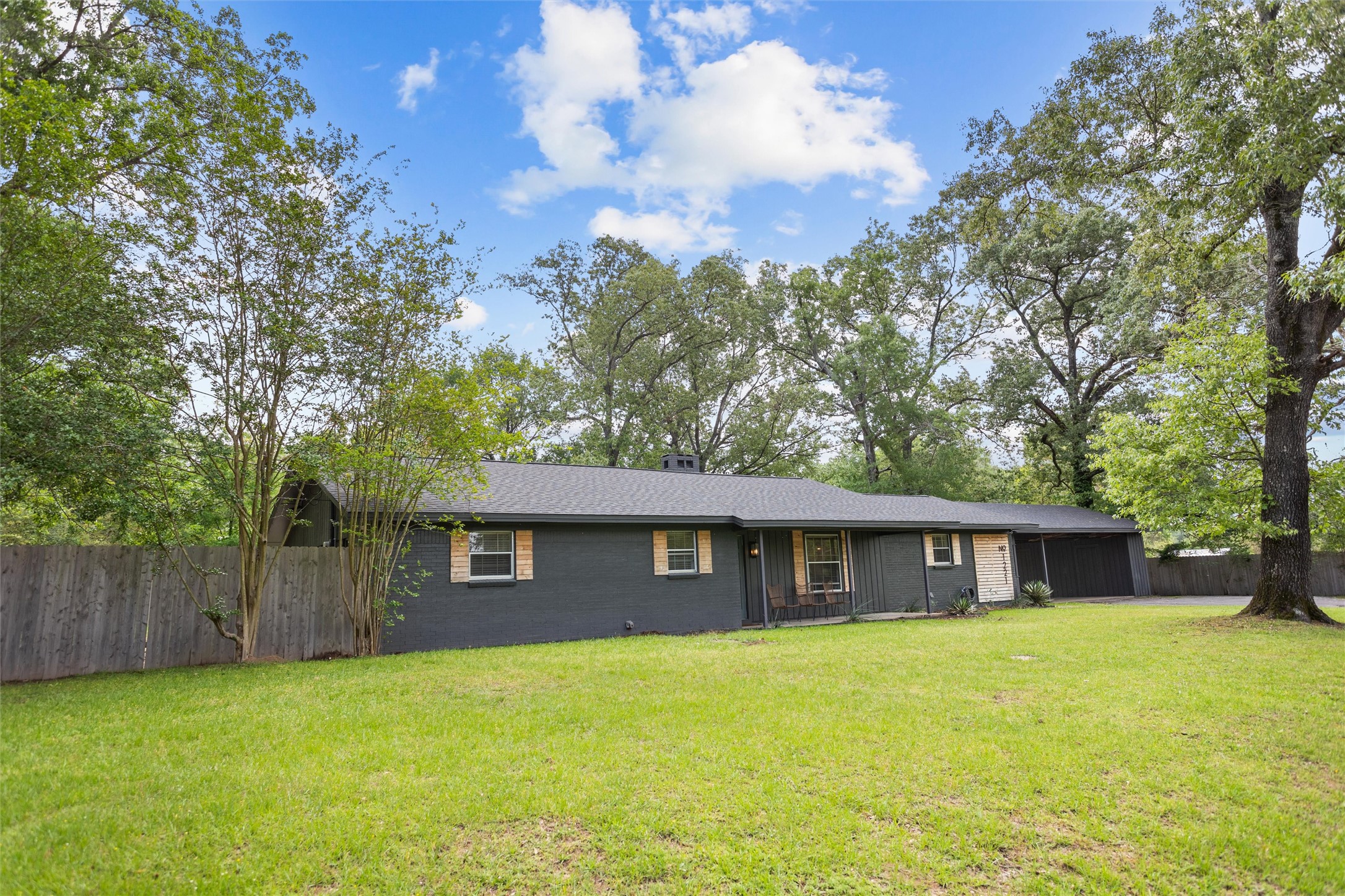 1221 Lone Star Road Lufkin, TX 75901 - Photo 4 of 43