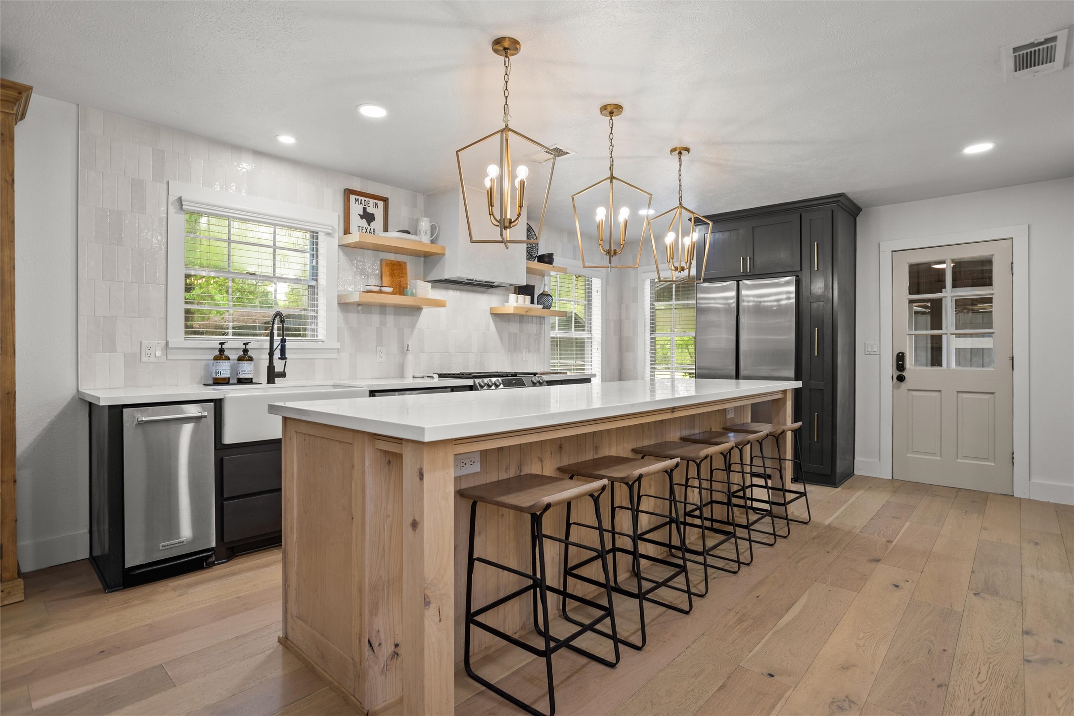 1221 Lone Star Road Lufkin, TX 75901 - Photo 7 of 43