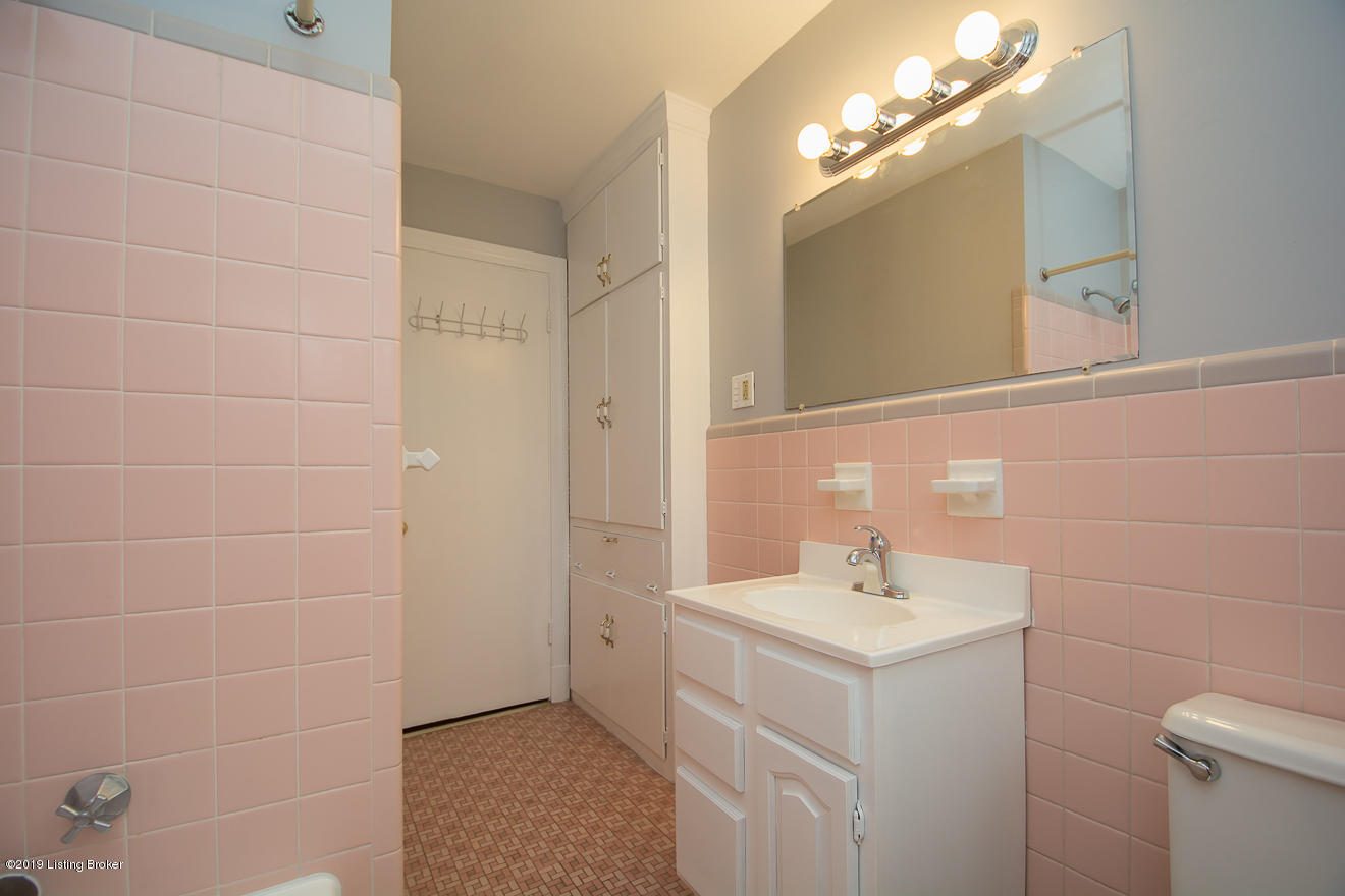 8615 Whipps Mill Road Louisville, KY 40222 - Photo 24 of 59 WhippsMill-33