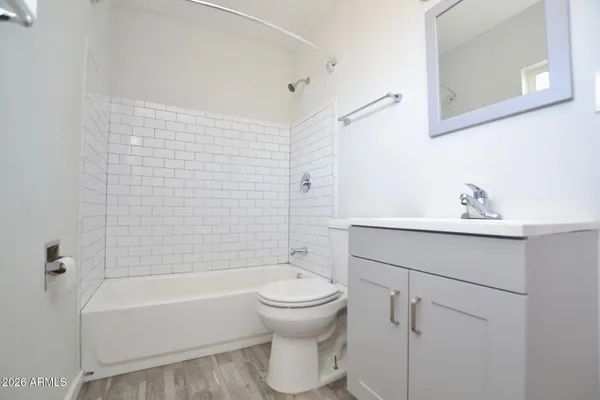 $899 | 44 East Roanoke Avenue, Unit 8, Phoenix, AZ 85012