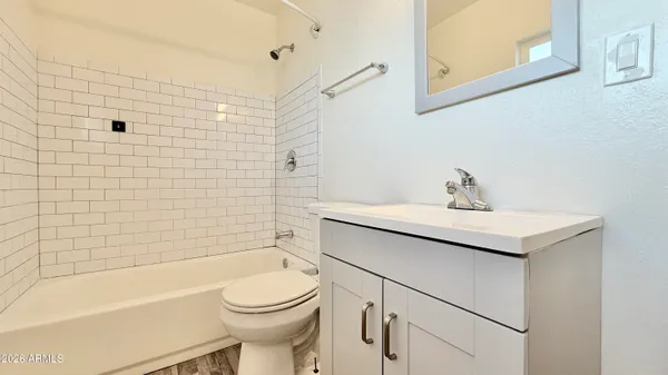 $950 | 44 East Roanoke Avenue, Unit 8, Phoenix, AZ 85012