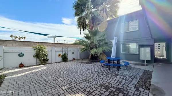 $899 | 44 East Roanoke Avenue, Unit 8, Phoenix, AZ 85012