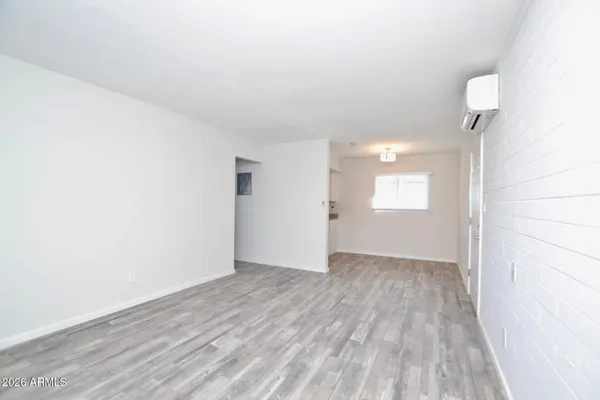$899 | 44 East Roanoke Avenue, Unit 8, Phoenix, AZ 85012