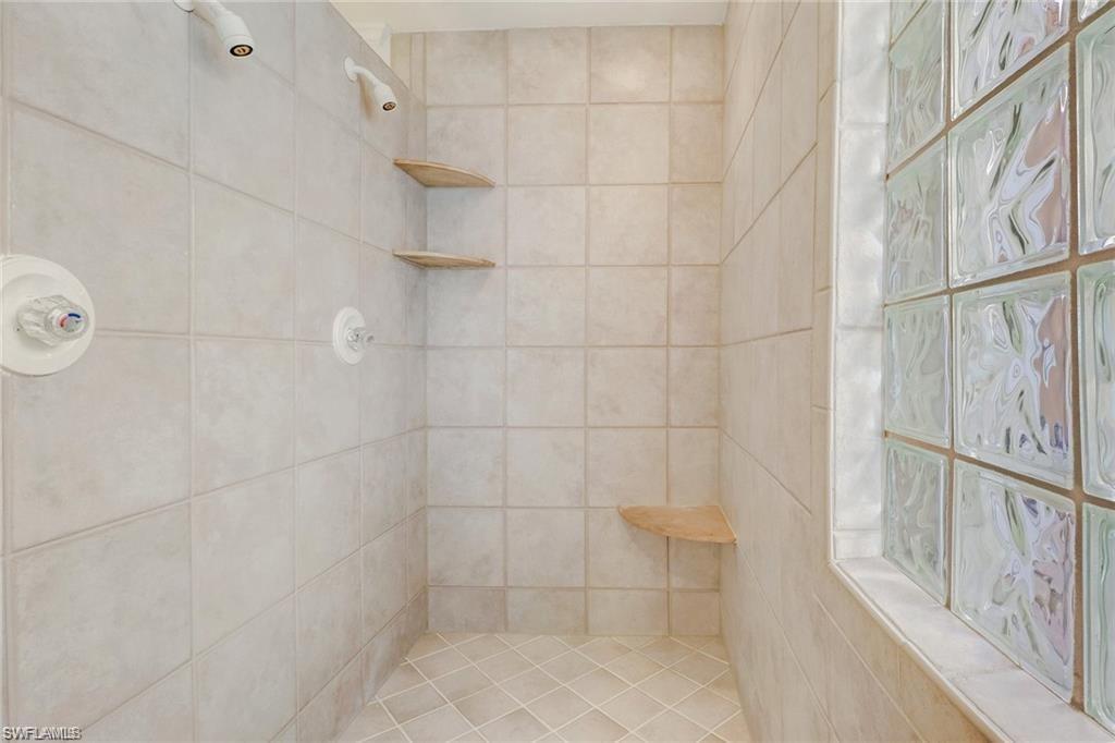 810 Reef Point Circle Naples, FL 34108 - Photo 18 of 33 Gallery Image 18