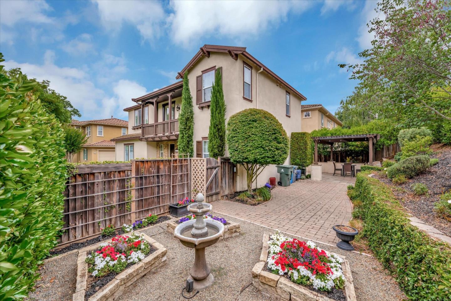 2160 Gullane Way Gilroy, CA 95020 - Photo 40 of 40 a front view of a house with yard