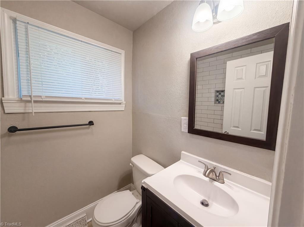 1428 Futrelle Drive High Point, NC 27262 - Photo 16 of 18
