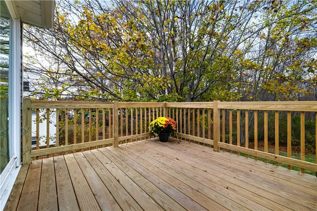 $425,000 | 5 Ichabod Lane, Westerly, RI 02891