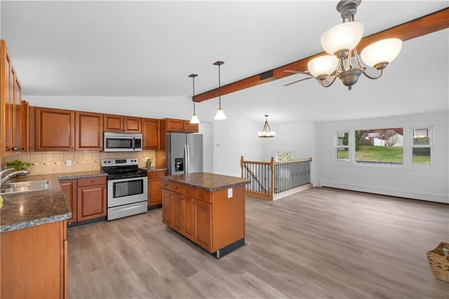 $425,000 | 5 Ichabod Lane, Westerly, RI 02891