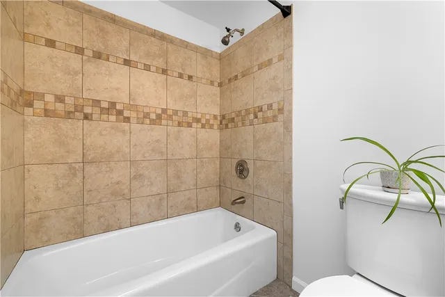 $425,000 | 5 Ichabod Lane, Westerly, RI 02891