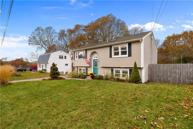 $425,000 | 5 Ichabod Lane, Westerly, RI 02891