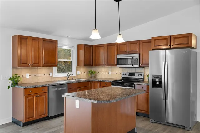 $425,000 | 5 Ichabod Lane, Westerly, RI 02891