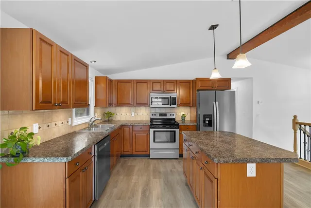 $425,000 | 5 Ichabod Lane, Westerly, RI 02891