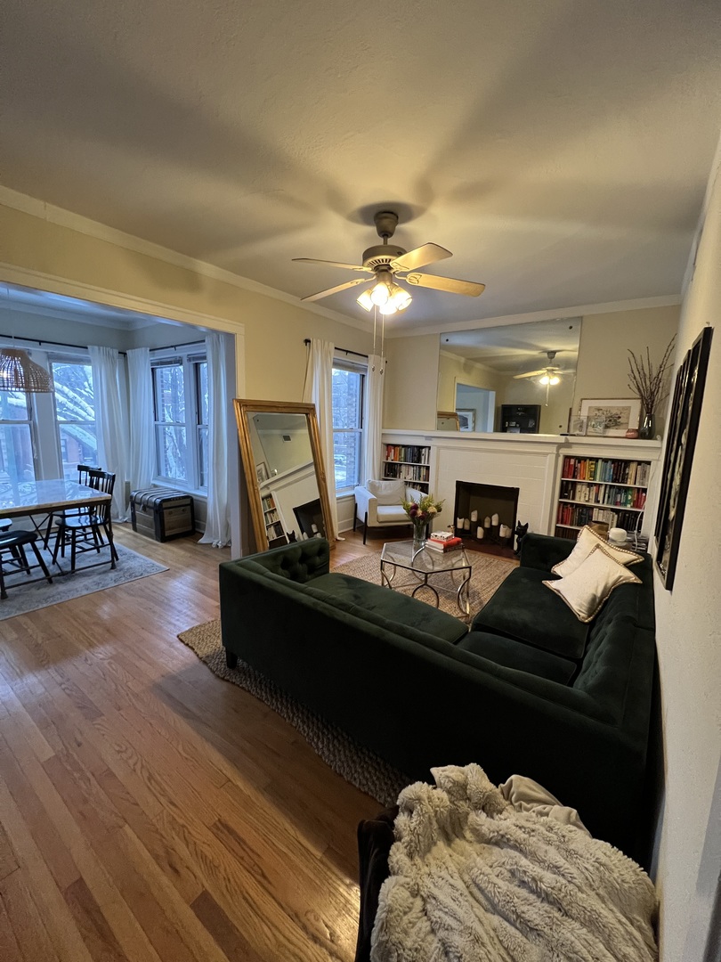 1516 West Addison Street, Unit 1W Chicago, IL 60613 - Photo 2 of 14