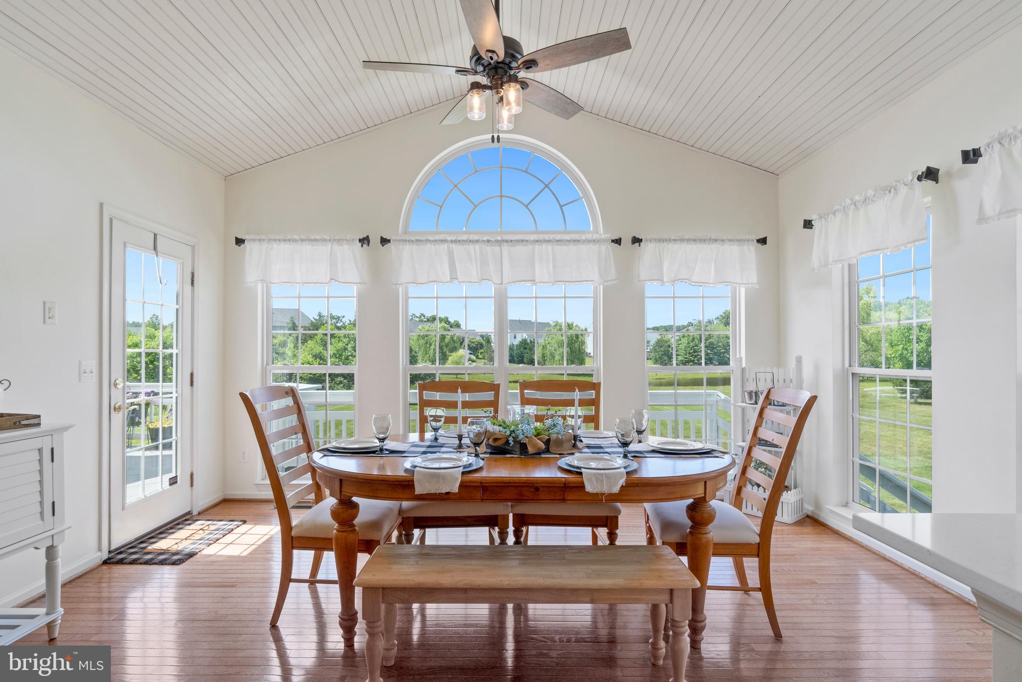 4650 Spring Run Road Warrenton, VA 20187 - Photo 19 of 58 Breakfast Room Overlooking Pond