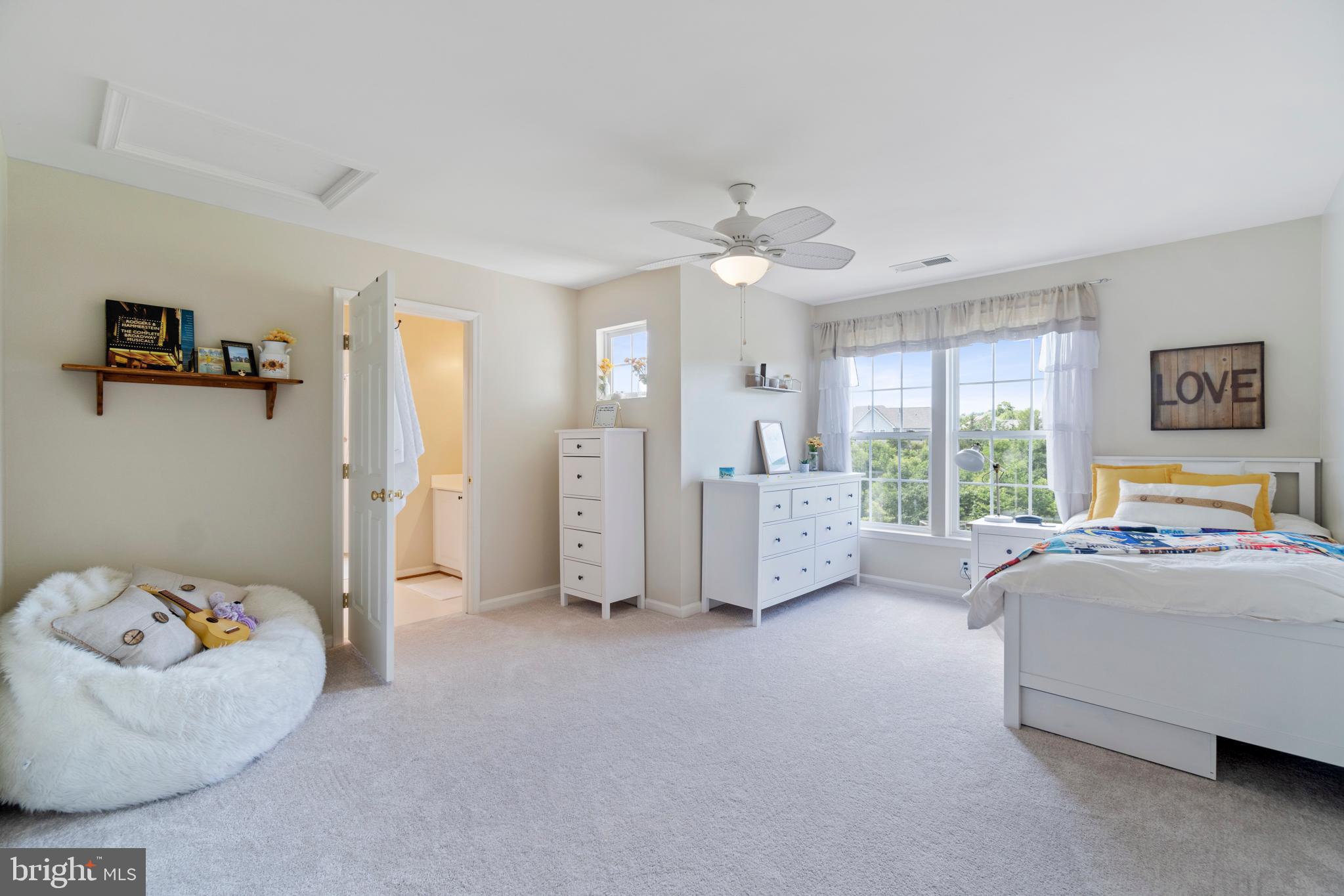 4650 Spring Run Road Warrenton, VA 20187 - Photo 32 of 58 Bedroom 3 with Jack & Jill Bath