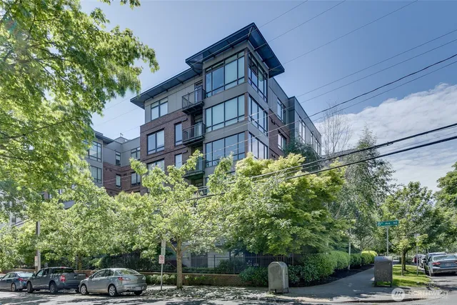 a car parked in front of a building