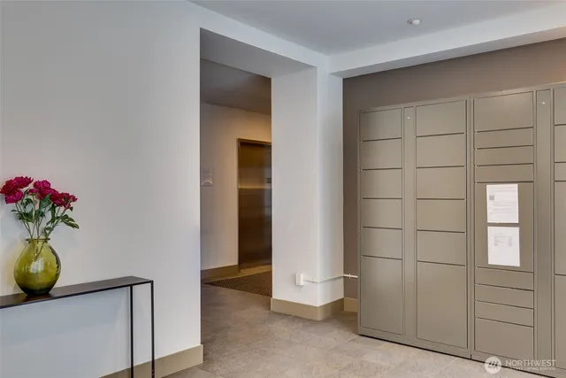 a view of livingroom with furniture