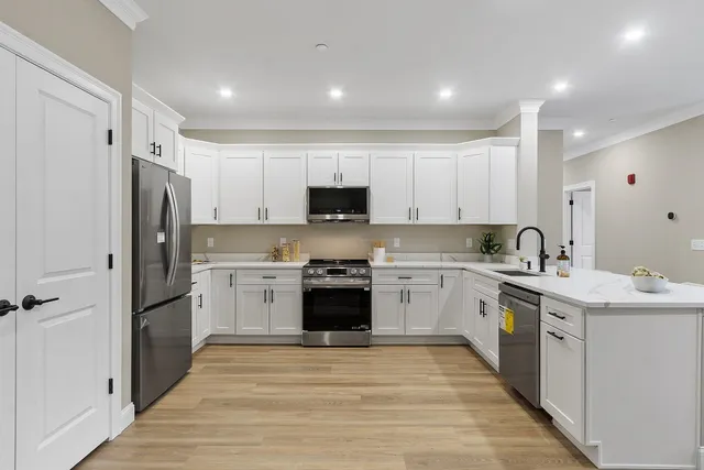 $499,900 | 10100 South Willow Street, Unit 313, Manchester, NH 03109