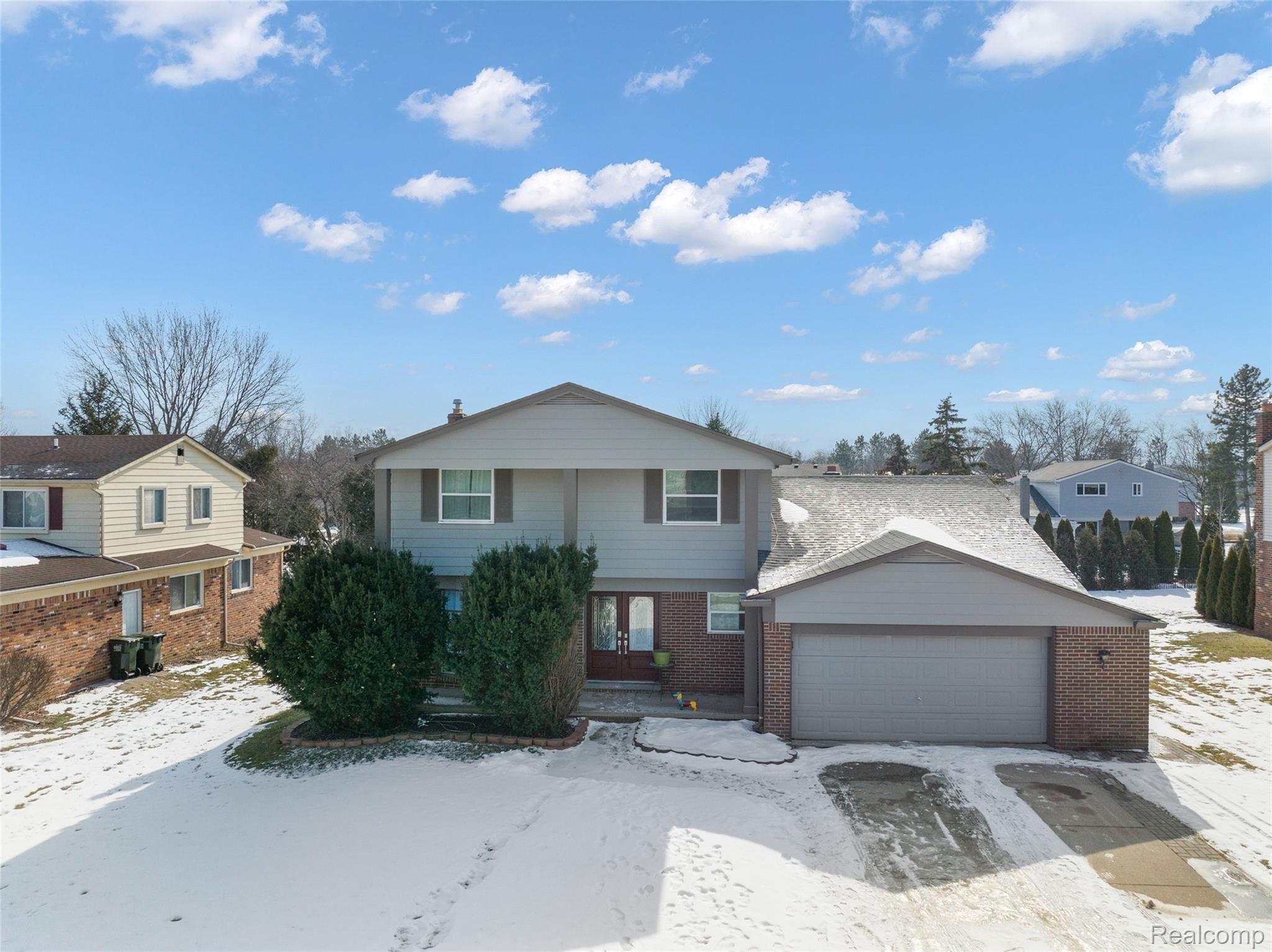 638 Abbey Court Rochester, MI 48307 - Photo 3 of 40 638 Abbey Ct-3.jpg