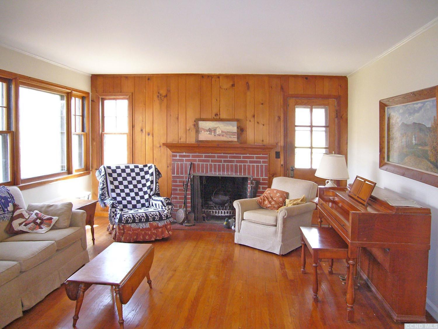 Living room with fireplace