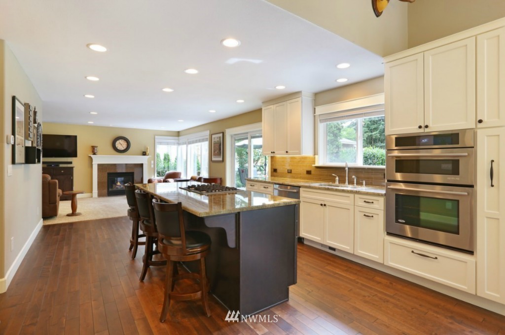 23431 45th Avenue Southeast Bothell, WA 98021 - Photo 3 of 20