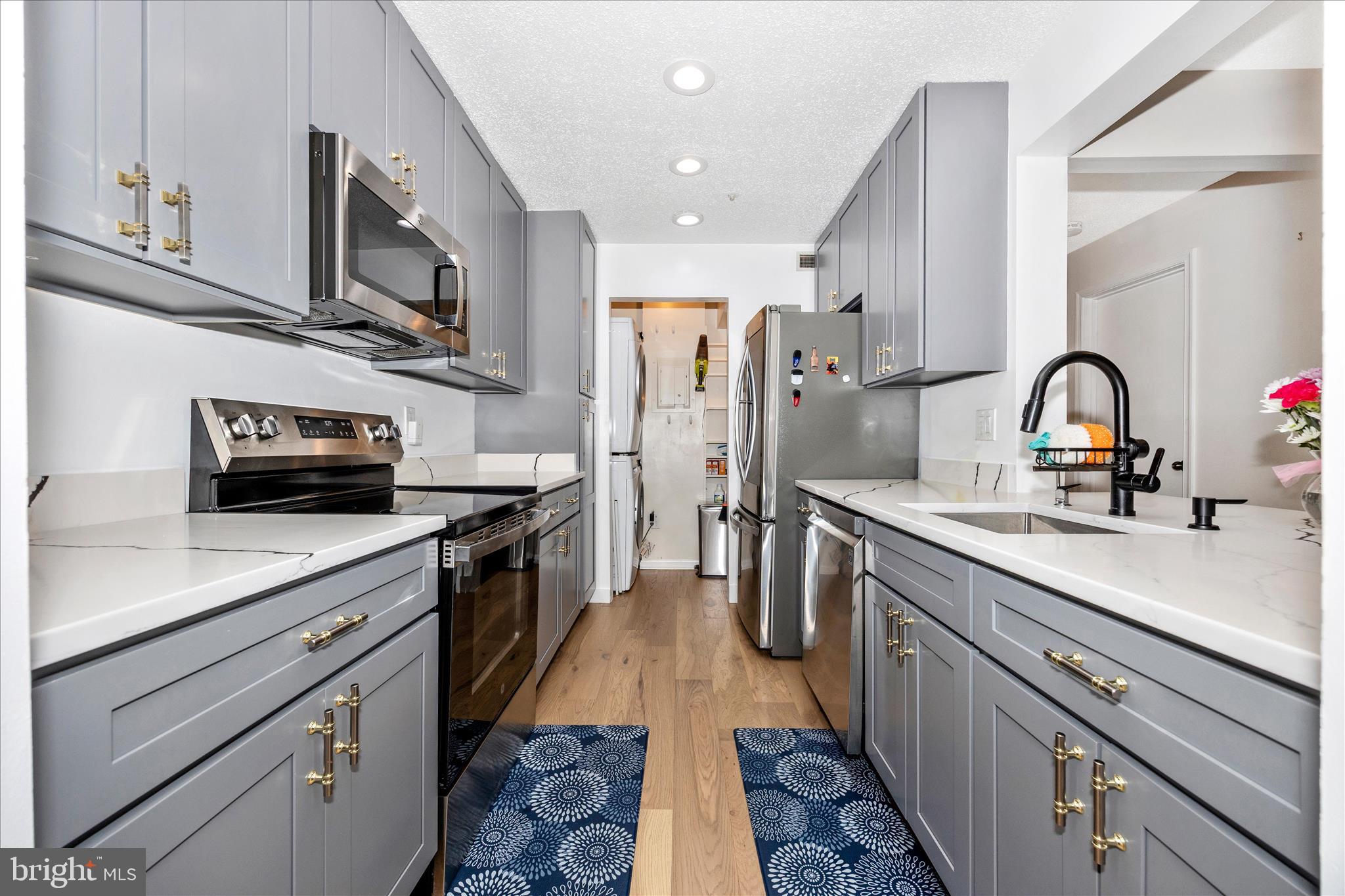 12902 Churchill Ridge Circle, Unit 214 Germantown, MD 20874 - Photo 14 of 53 Kitchen