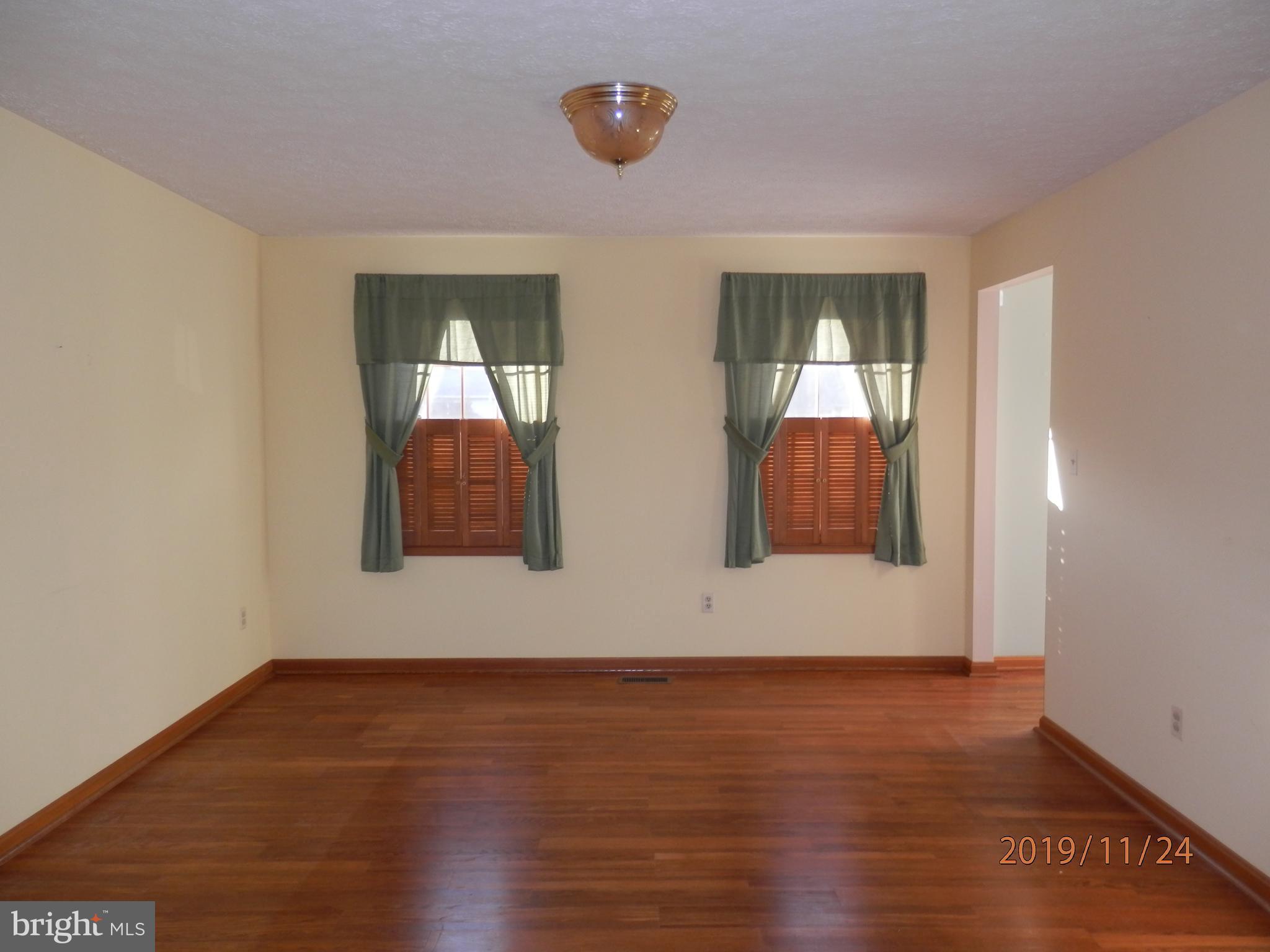 133 Long Point Road Stevensville, MD 21666 - Photo 10 of 36 Formal Living Room