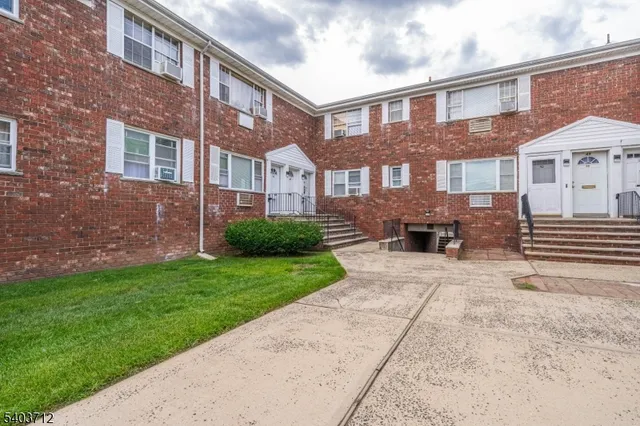 $229,000 | 47B Gramercy Gardens Place, Unit B, Middlesex, NJ 08846