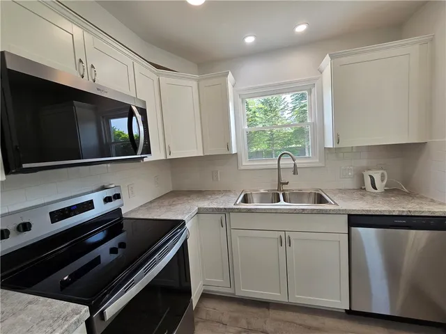 $2,600 | 51 Grangerford Heights, Henrietta, NY 14586