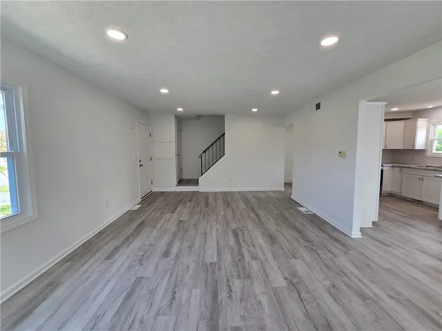 $2,600 | 51 Grangerford Heights, Henrietta, NY 14586