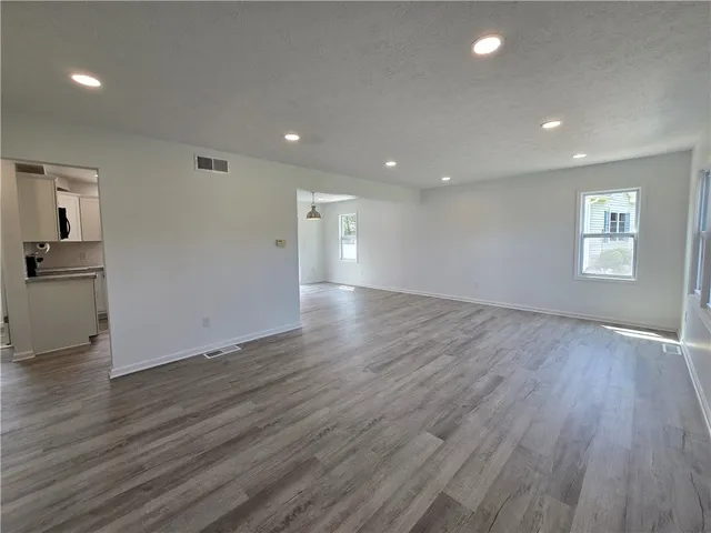 $2,600 | 51 Grangerford Heights, Henrietta, NY 14586