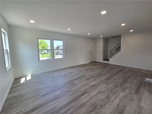 $2,600 | 51 Grangerford Heights, Henrietta, NY 14586