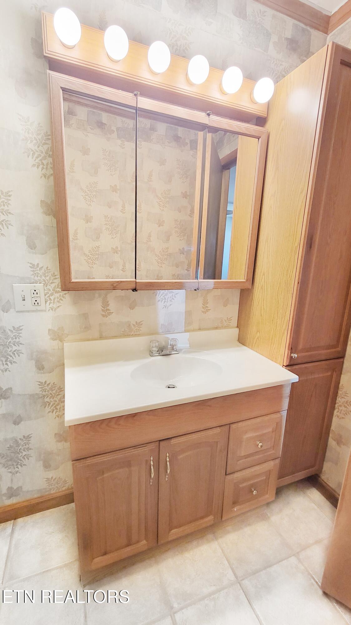 35 McDonald Road Midway, TN 37809 - Photo 18 of 30 36' VANITY