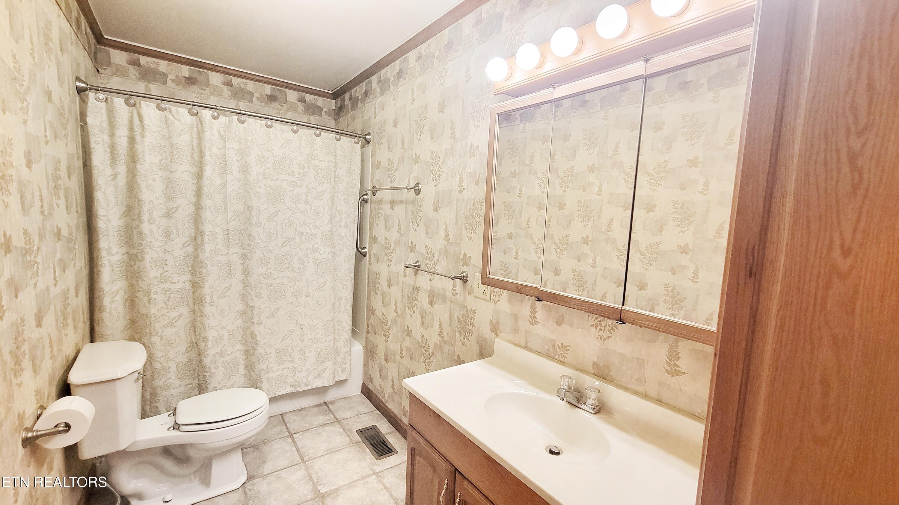 35 McDonald Road Midway, TN 37809 - Photo 19 of 30 LARGE FULL BATHROOM